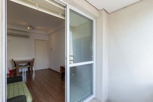 Image 7 - 884565