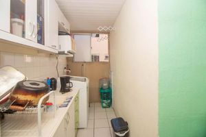 Image 4 - 884574