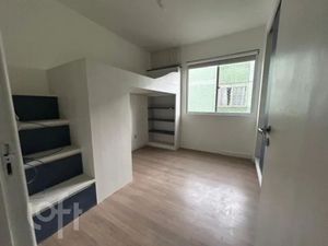 Image 7 - 884576