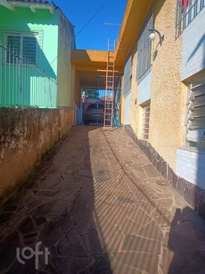 Image 38 - 884579