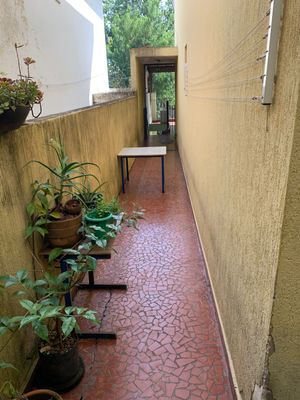 Image 12 - 884582