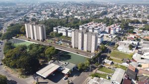 Image 6 - 884589
