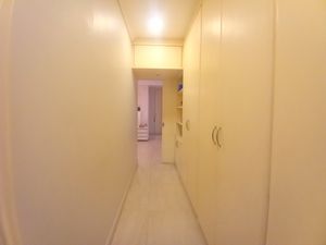 Image 16 - 884595