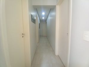 Image 13 - 884595