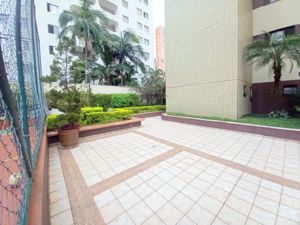 Image 33 - 884595