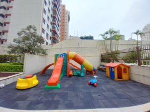 Image 37 - 884595