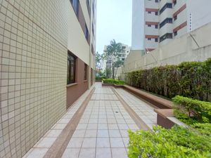 Image 30 - 884595