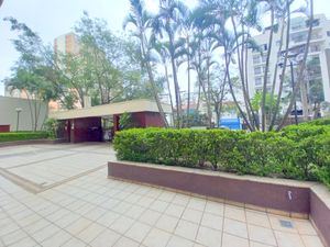Image 38 - 884595