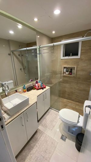 Image 12 - 884620