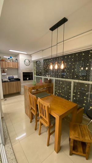 Image 6 - 884620