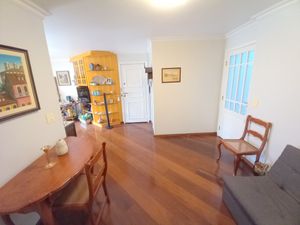 Image 7 - 884621