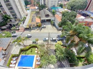 Image 6 - 884621