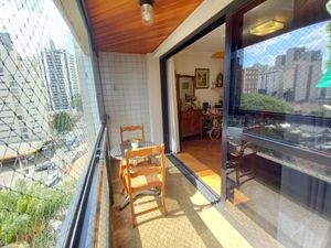 Image 5 - 884621