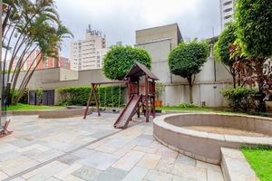 Image 27 - 884621