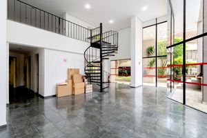 Image 32 - 884621