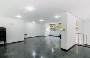 Image 33 - 884621