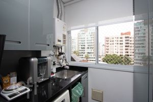 Image 9 - 884623