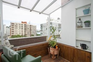 Image 19 - 884623