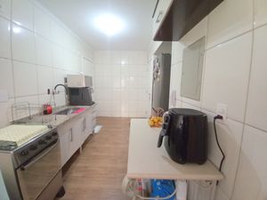 Image 17 - 884624