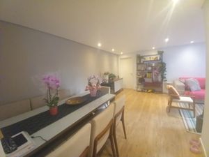 Image 4 - 884624