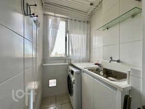 Image 8 - 884625