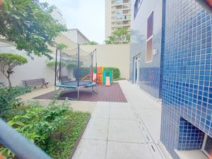 Image 40 - 884626