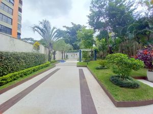 Image 38 - 884626