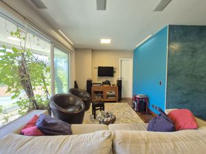 Image 8 - 884626