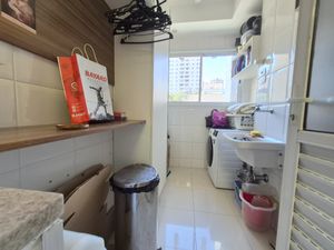 Image 34 - 884626
