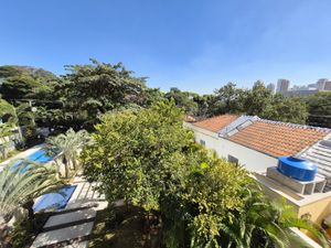 Image 3 - 884626