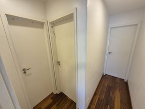 Image 13 - 884626