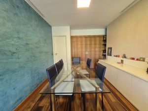 Image 11 - 884626