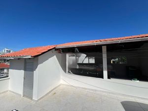 Image 36 - 884627