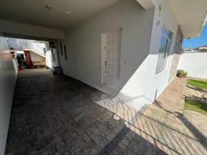 Image 19 - 884627