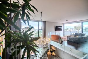 Image 9 - 884628