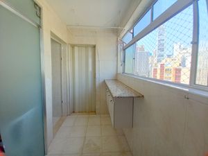 Image 15 - 884632