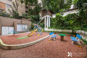 Image 3 - 884634