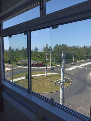 Image 9 - 884635