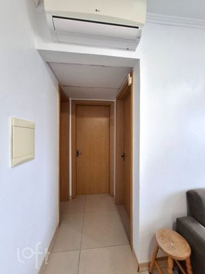Image 13 - 884642