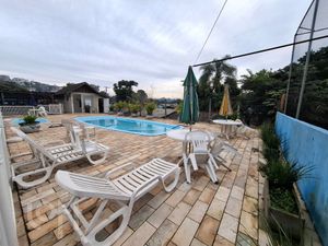 Image 23 - 884642