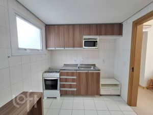 Image 10 - 884642