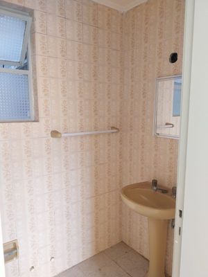 Image 7 - 884650