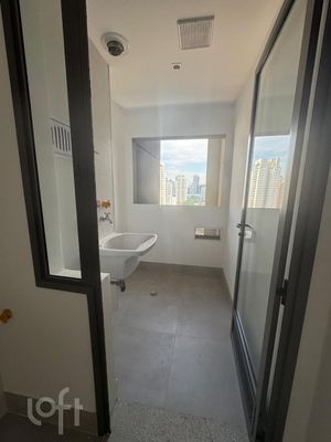 Image 13 - 884658