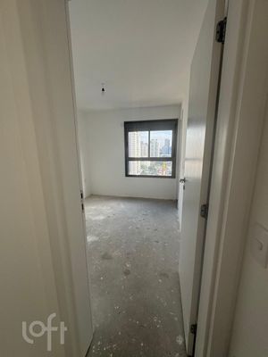 Image 12 - 884658