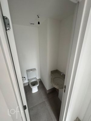 Image 19 - 884658