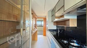Image 2 - 884659