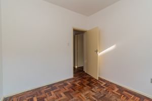 Image 7 - 884663