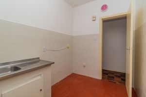 Image 14 - 884663