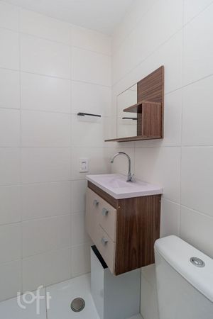 Image 7 - 884665