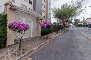 Image 31 - 884667